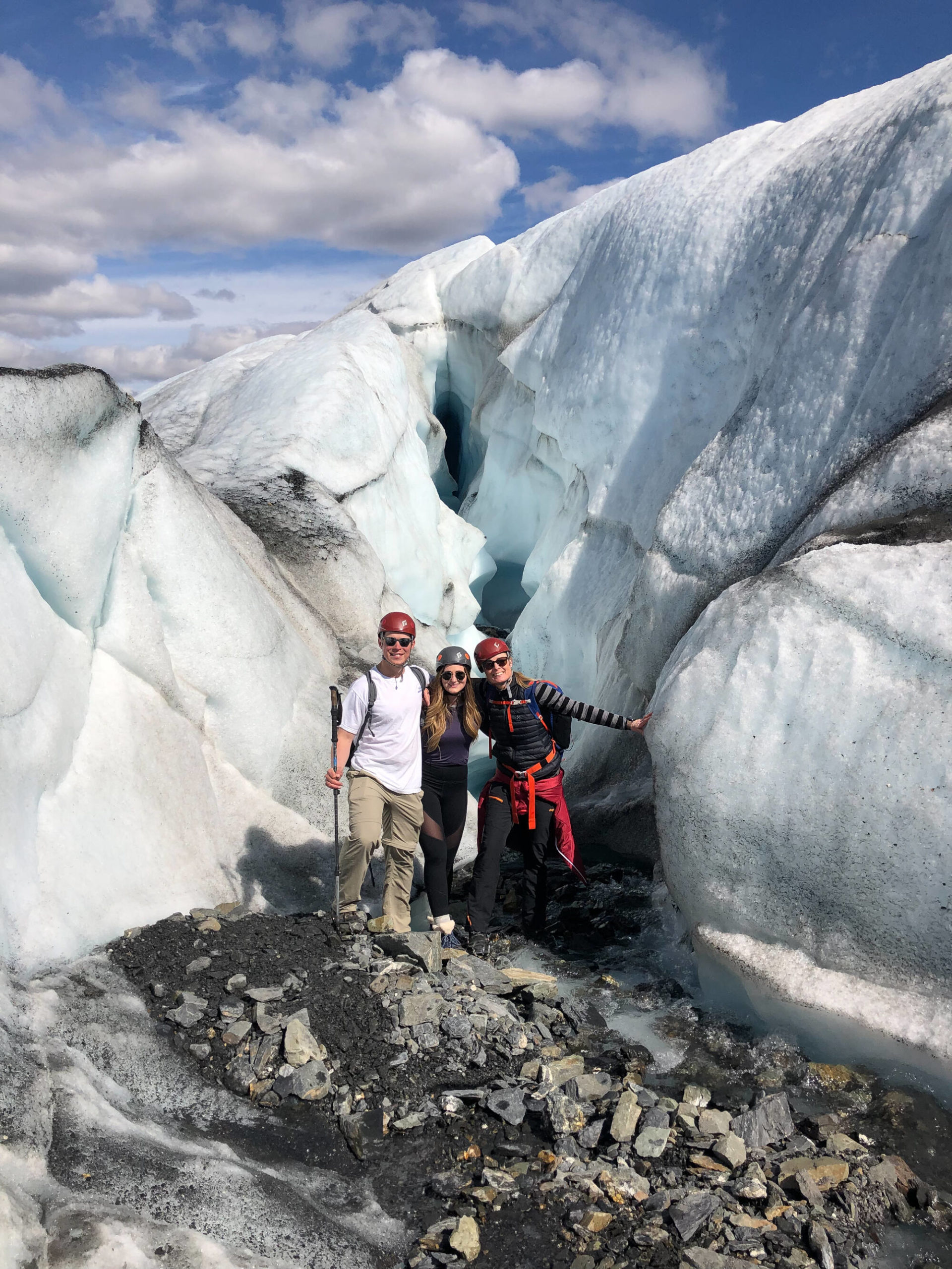 matanuska glacier tour group hiking together
